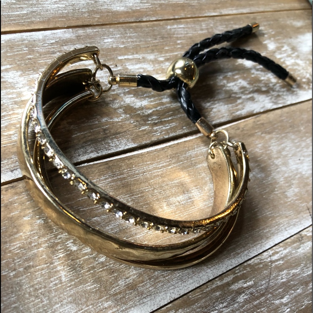 Golden drawstring bracelet